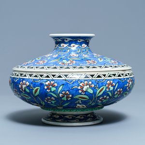 An Iznik-style bowl and cover, Samson, Paris, France, 19th C. — photo 2