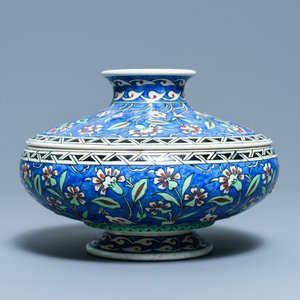 An Iznik-style bowl and cover, Samson, Paris, France, 19th C. — photo 4