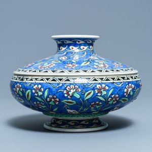 An Iznik-style bowl and cover, Samson, Paris, France, 19th C. — photo 5