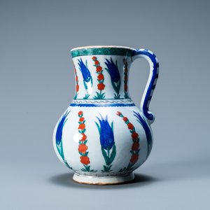 An Iznik-style ewer, Cantagalli, Italy, 19th C. — photo 2