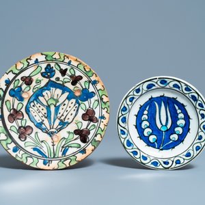 An Iznik 'tulip' dish and a documentary Damascus dish, Turkey and Syria, 17th C. — photo 2