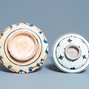 An Iznik 'tulip' dish and a documentary Damascus dish, Turkey and Syria, 17th C. — photo 3