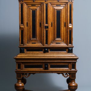 An oak and ebony two-door cabinet, The Low Countries, 17th C. — photo 2