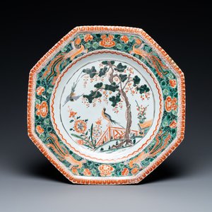 An octagonal Chinese famille verte dish, Kangxi — photo 1