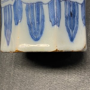 An octagonal Dutch Delft blue and white chinoiserie vase, late 17th C. — 照片 11