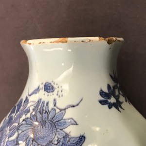 An octagonal Dutch Delft blue and white chinoiserie vase with an elephant, last quarter 17th C. — 照片 7