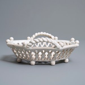 An octagonal reticulated white Delftware basket, Delft or Frankfurt, 17th C. — 照片 7