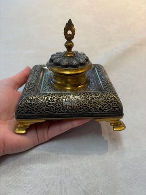 An Orientalist gilt and tinned bronze inkwell, probably France, 19th C. — foto 1