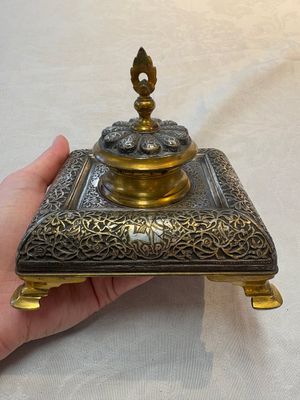 An Orientalist gilt and tinned bronze inkwell, probably France, 19th C. — foto 3
