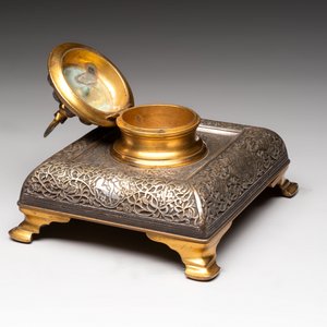 An Orientalist gilt and tinned bronze inkwell, probably France, 19th C. — foto 2