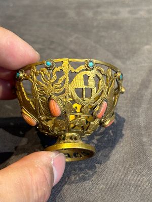 An Ottoman coral-and-turquoise-inlaid gilt-copper tea service with five Chinese wucai cups, 19th C. — photo 16