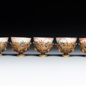 An Ottoman coral-and-turquoise-inlaid gilt-copper tea service with five Chinese wucai cups, 19th C. — photo 2