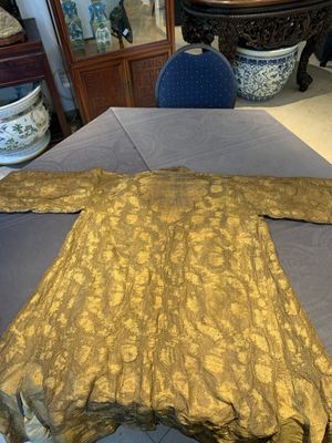 An Ottoman gold-thread-embroidered silk kaftan, probably 18th C. — photo 11