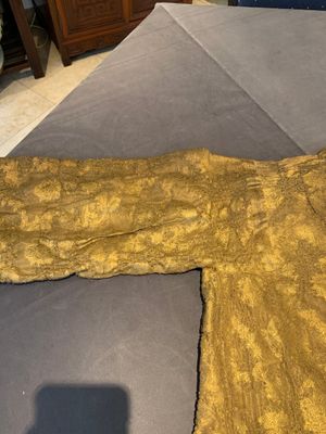 An Ottoman gold-thread-embroidered silk kaftan, probably 18th C. — photo 16