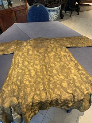 An Ottoman gold-thread-embroidered silk kaftan, probably 18th C. — photo 17