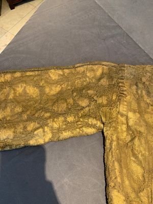 An Ottoman gold-thread-embroidered silk kaftan, probably 18th C. — photo 6