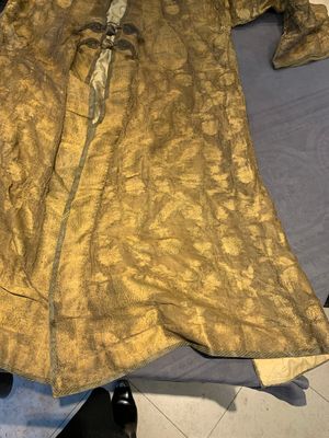 An Ottoman gold-thread-embroidered silk kaftan, probably 18th C. — photo 10