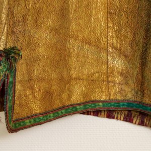 An Ottoman ikat silk and gold brocade chapan coat, Dagestan or Uzbekistan, 19th C. — photo 5