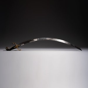 An Ottoman officer's engraved shamshir-type sabre with a gilt-bronze and wooden hilt, Turkey, 19th C. — photo 5
