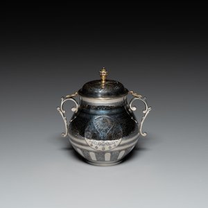 An Ottoman parcel-gilt niello silver vessel and cover, Turkey, period of Sultan Abdulhamid II (1876-1909) — photo 3