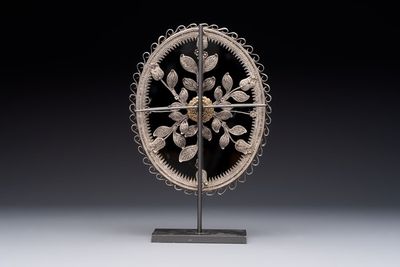 An Ottoman partly-gilt filigree silver mirror with floral design, Istanbul, Turkey, 18/19th C. — photo 3