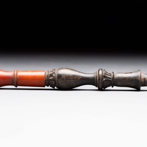 An Ottoman white-metal and Tophane pottery-mounted cut-crystal hookah, with three hose tubes and three amber-mounted mouthpieces, Turkey, 19th C. — 照片 16