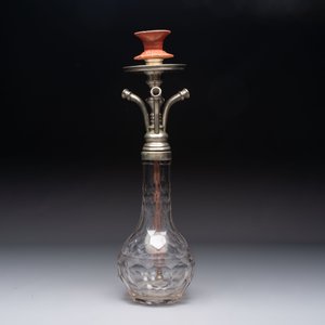 An Ottoman white-metal and Tophane pottery-mounted cut-crystal hookah, with three hose tubes and three amber-mounted mouthpieces, Turkey, 19th C. — 照片 2