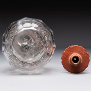 An Ottoman white-metal and Tophane pottery-mounted cut-crystal hookah, with three hose tubes and three amber-mounted mouthpieces, Turkey, 19th C. — 照片 7