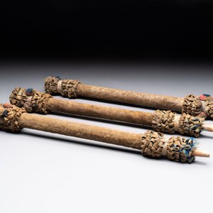 An Ottoman white-metal and Tophane pottery-mounted cut-crystal hookah, with three hose tubes and three amber-mounted mouthpieces, Turkey, 19th C. — 照片 8