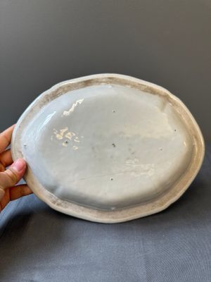 An oval Chinese Canton famille rose bowl with figural design, 19th C. — photo 7