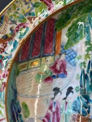 An oval Chinese Canton famille rose dish with narrative design, 19th C. — photo 7