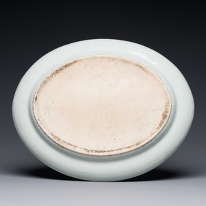 An oval Chinese Canton famille rose 'Wu Shuang Pu' dish, 19th C. — photo 2