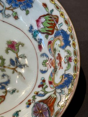 An oval Chinese famille rose 'Madame de Pompadour' dish, Qianlong, ca. 1745 — foto 4
