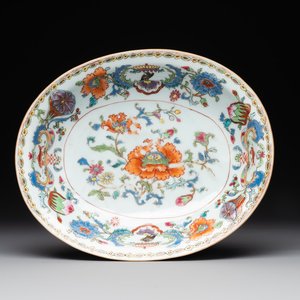 An oval Chinese famille rose 'Madame de Pompadour' dish, Qianlong, ca. 1745 — foto 1