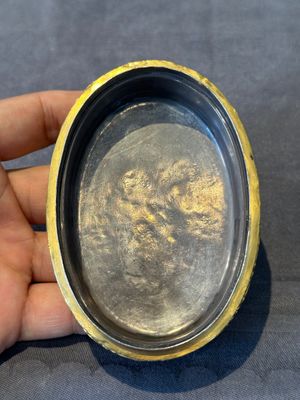 An oval Chinese imperial gold and silver filigree lidded 'dragon' box on reticulated stand and with presentation box, Qianlong mark and of the period — photo 20