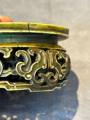 An oval Chinese imperial gold and silver filigree lidded 'dragon' box on reticulated stand and with presentation box, Qianlong mark and of the period — photo 24