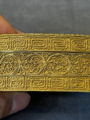 An oval Chinese imperial gold and silver filigree lidded 'dragon' box on reticulated stand and with presentation box, Qianlong mark and of the period — photo 8