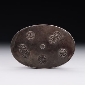 An oval Chinese imperial gold and silver filigree lidded 'dragon' box on reticulated stand and with presentation box, Qianlong mark and of the period — photo 16