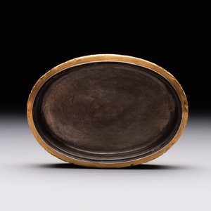 An oval Chinese imperial gold and silver filigree lidded 'dragon' box on reticulated stand and with presentation box, Qianlong mark and of the period — photo 17