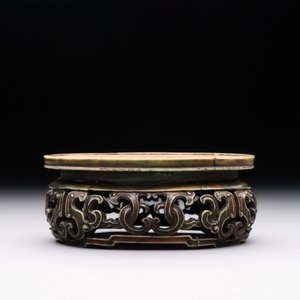 An oval Chinese imperial gold and silver filigree lidded 'dragon' box on reticulated stand and with presentation box, Qianlong mark and of the period — photo 20