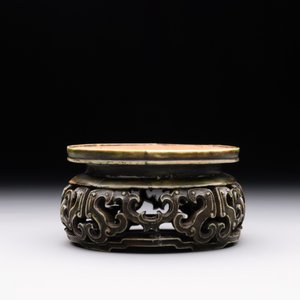 An oval Chinese imperial gold and silver filigree lidded 'dragon' box on reticulated stand and with presentation box, Qianlong mark and of the period — photo 21