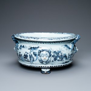 An oval Dutch Delft blue and white chinoiserie jardinière, late 17th C. — photo 1