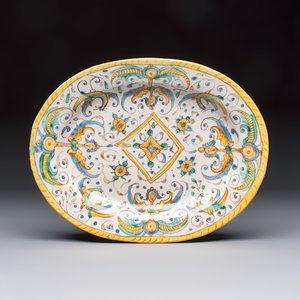 An oval polychrome Italian maiolica dish, Deruta, 17th C. — photo 1