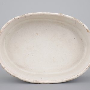 An oval white Delft tureen, 18th C. — photo 3