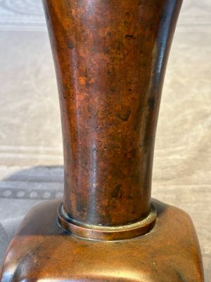 An unusual and large Chinese bronze vase, Ming — 照片 14