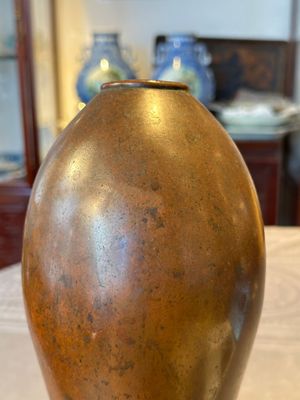 An unusual and large Chinese bronze vase, Ming — 照片 6