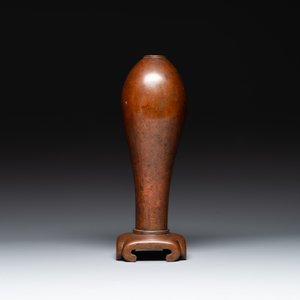 An unusual and large Chinese bronze vase, Ming — 照片 4