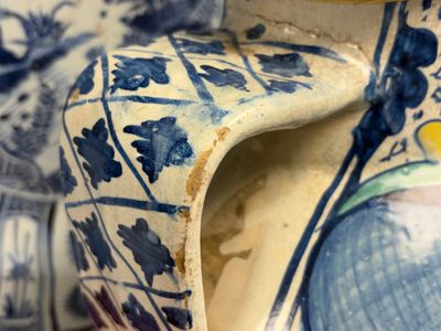 An unusual large polychrome Italian maiolica two-handled 'Cupid and Psyche' wet drug jar inscribed 'Rodomel', probably Rome, early 16th C. — photo 8