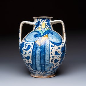 An unusual large polychrome Italian maiolica two-handled 'Cupid and Psyche' wet drug jar inscribed 'Rodomel', probably Rome, early 16th C. — photo 4