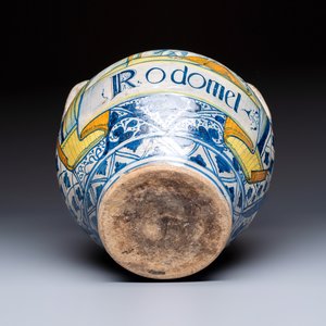 An unusual large polychrome Italian maiolica two-handled 'Cupid and Psyche' wet drug jar inscribed 'Rodomel', probably Rome, early 16th C. — photo 7